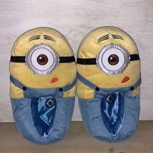 3/$25 COPY - Despicable Me Slippers Sz Large